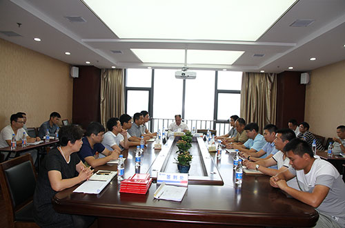 公司表彰專業(yè)技術人員學習進步取得優(yōu)異成績的各專業(yè)人員