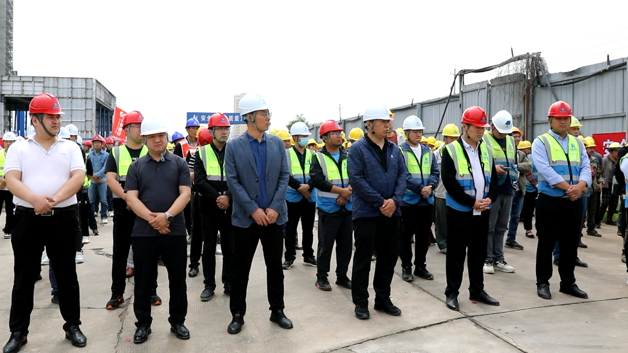 “人人講安全，個個會應(yīng)急”